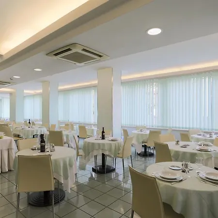Ideal Bianchini 3* ריצ'יונה