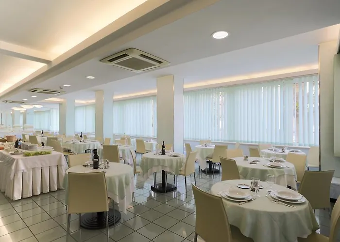Ideal Bianchini 3* ריצ'יונה